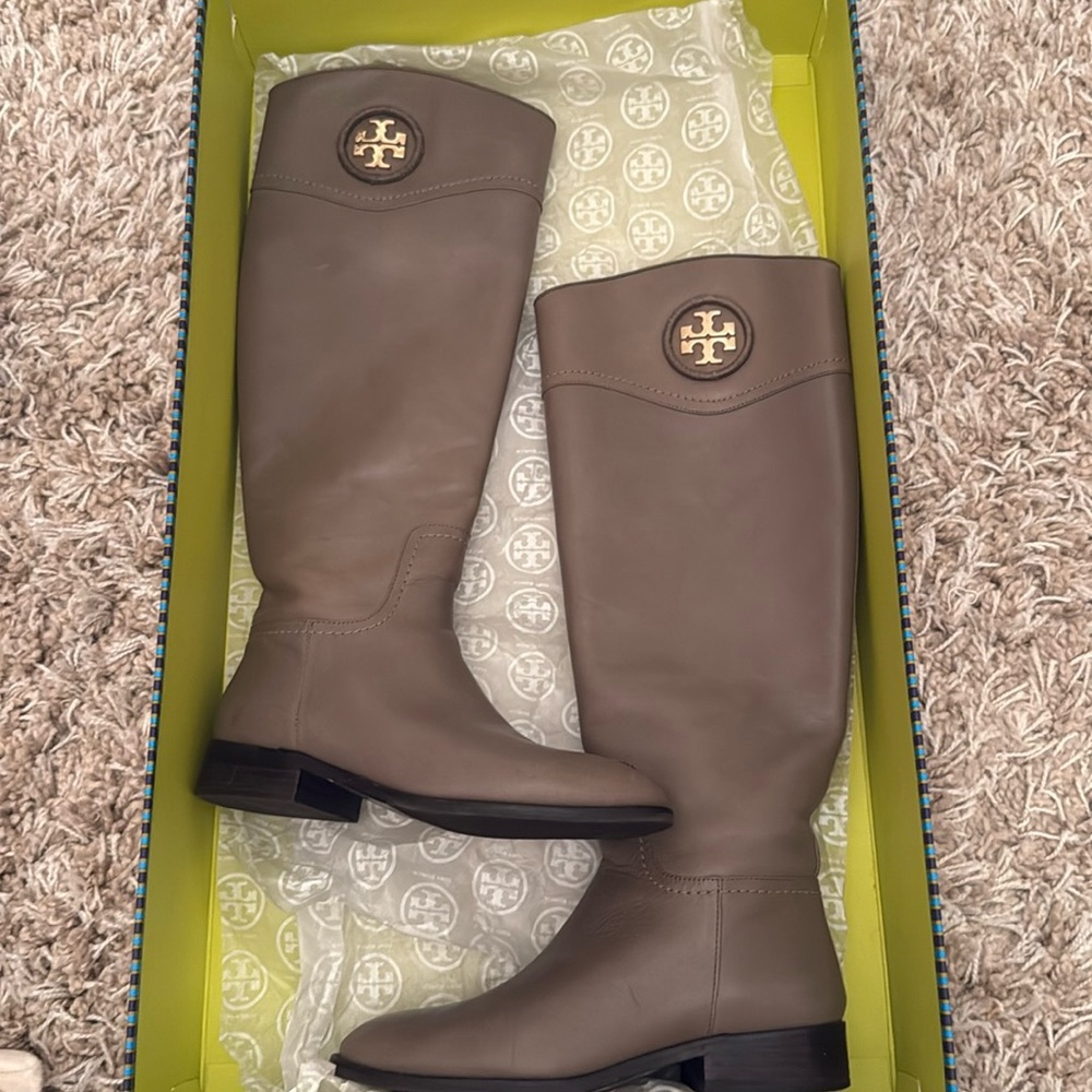 TORY BURCH ASHLYNN RIDING BOOT PORCINI US Women’s Size 6 Tall Boot w/ Box - Picture 2 of 16